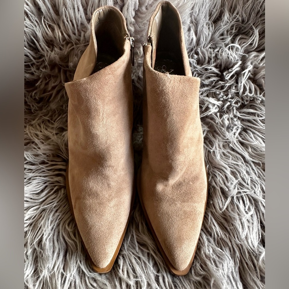 Vince Camuto Grendan Ankle Boots in Tan Suede Size 9.5 - Picture 2 of 11